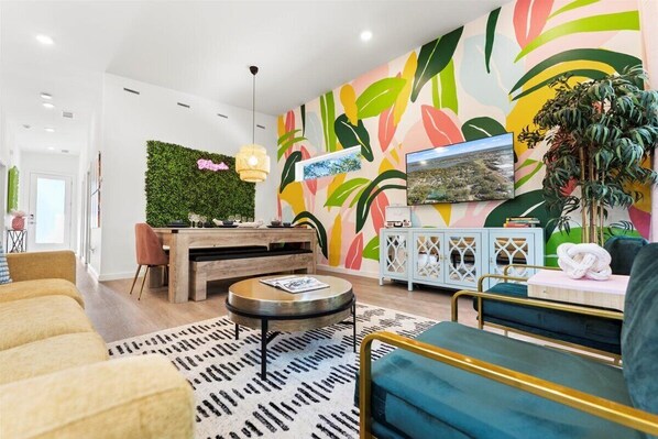 Smart TV, books, offices
