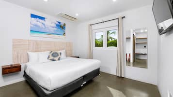 Iron/ironing board, free WiFi, bed sheets