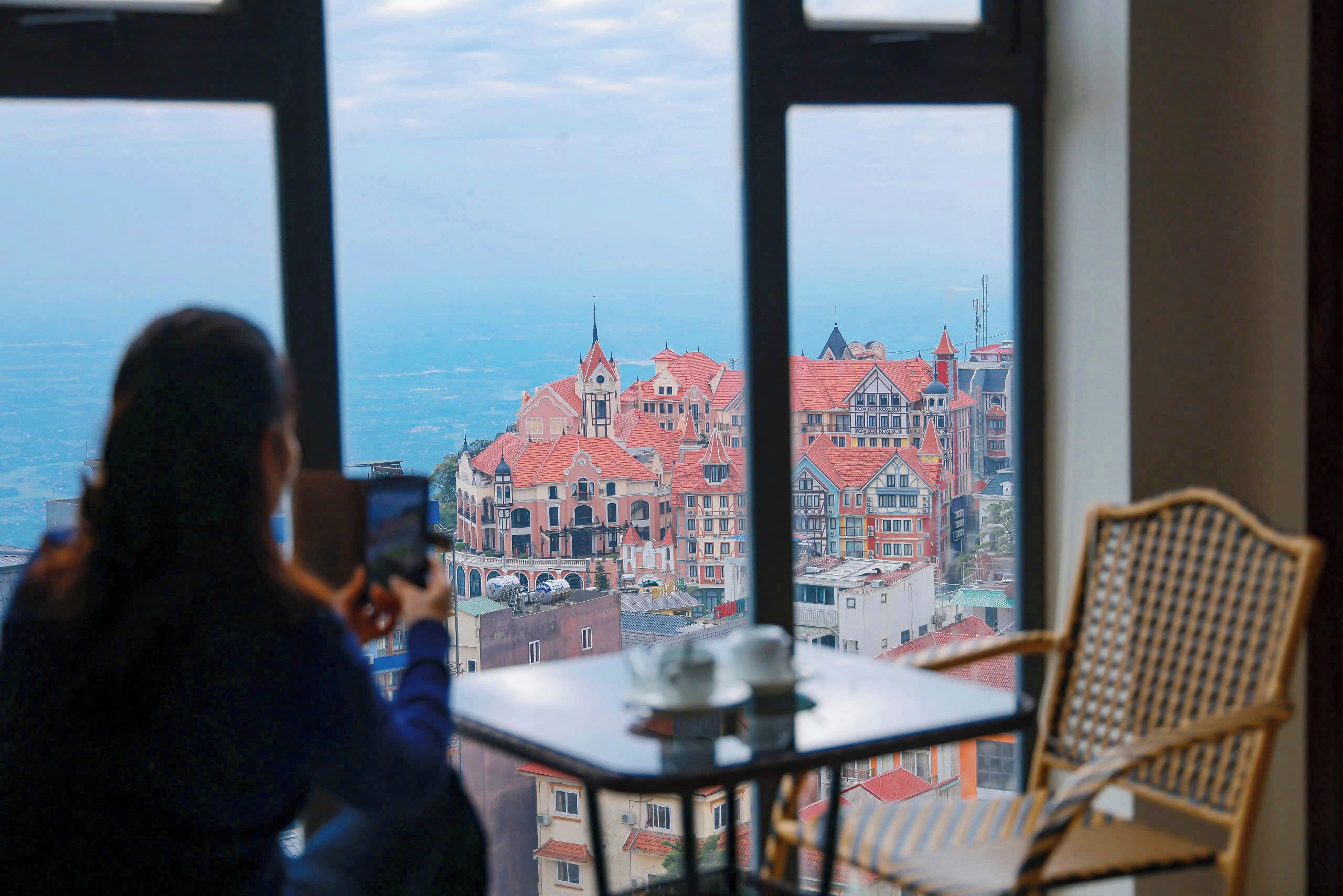 スーペリア ダブルルーム 専用バスルーム シティビュー | 高級寝具、低反発ベッド、ミニバー、客室ごとに異なる装飾