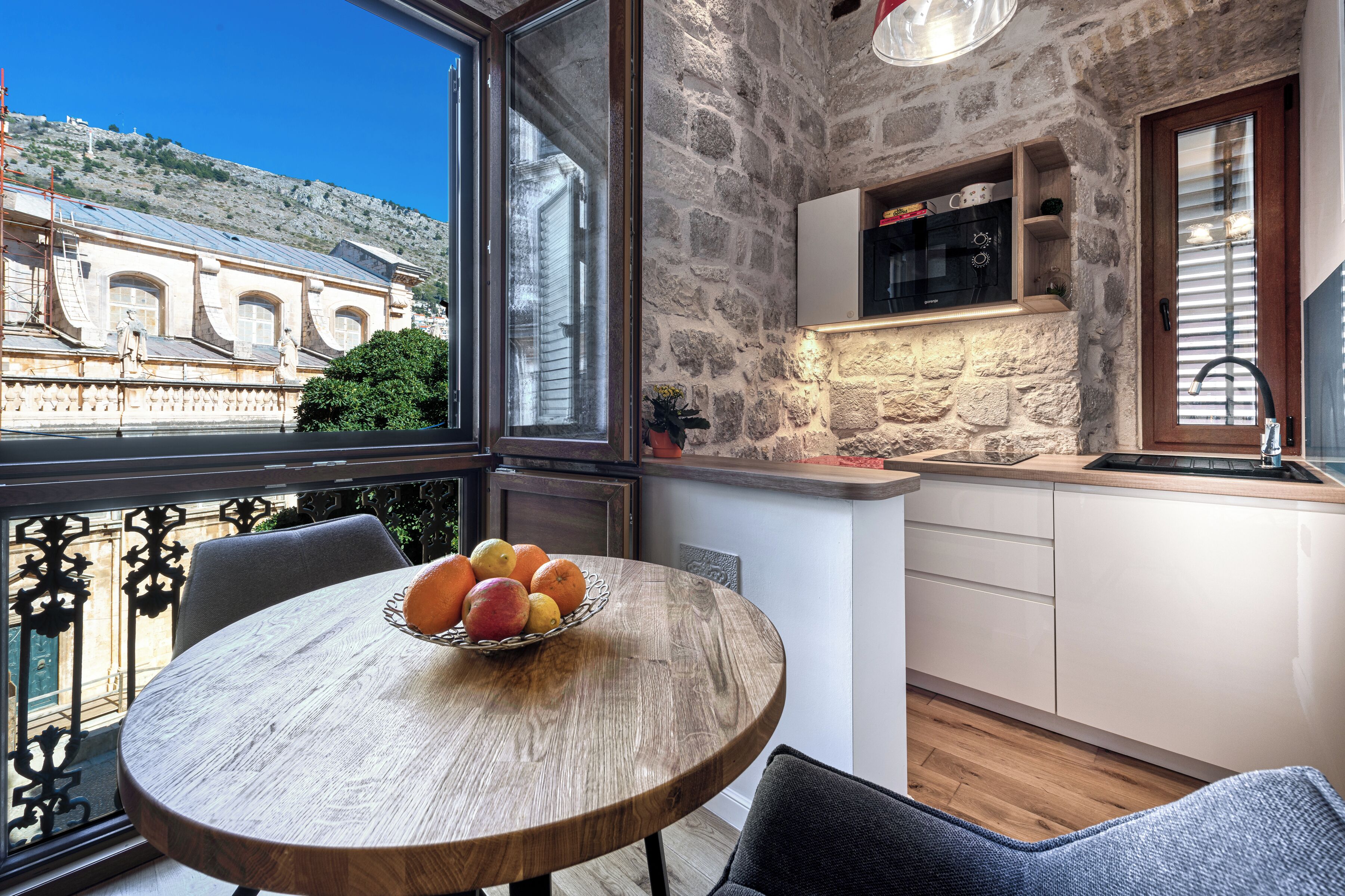 Fridge, microwave, coffee/tea maker, electric kettle