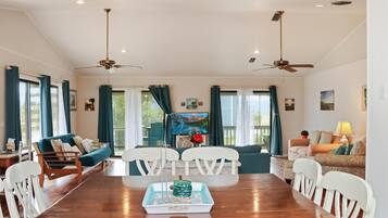 Casa, 1 cama King size y sofá cama (Blue Moon Cottage) | Área de sala de estar