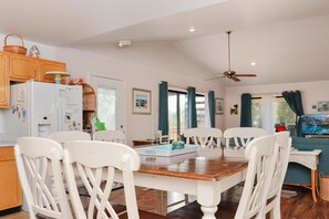 House, 1 King Bed with Sofa bed (Blue Moon Cottage) | Dining - Blue Moon Cottage (Port St. Joe)