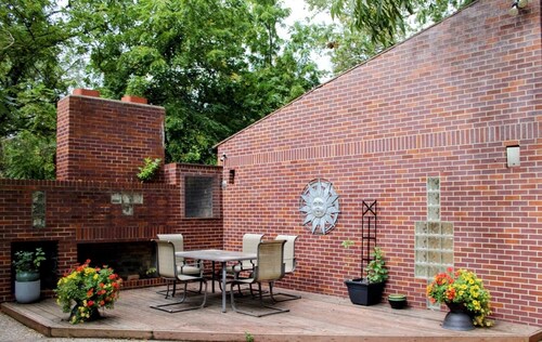 Guesthouse 3 bedroom suite in Overland Park