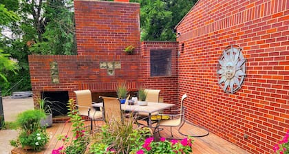 Guesthouse 3 bedroom suite in Overland Park