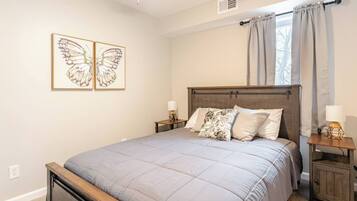3 bedrooms, iron/ironing board, WiFi, bed sheets