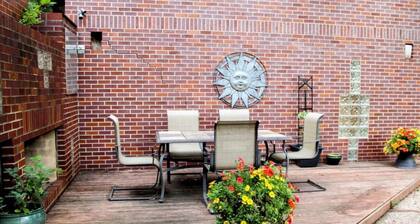Guesthouse 3 bedroom suite in Overland Park