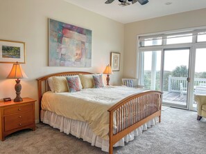 4 bedrooms, desk, iron/ironing board, free WiFi - Morning Glory-Gulf Front 4/3.5  - Perfect space, perfect beach - SPECIALS!!! (Port St. Joe)