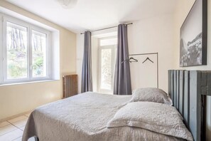 3 bedrooms, bed sheets - Cevennes View Retreat in Molieres (Molieres-sur-Ceze)