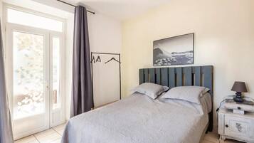 House | 3 bilik tidur, cadar katil