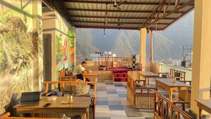 Restaurant - GreenDay Escapes (Rishikesh)