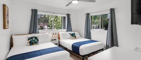 4 bedrooms, iron/ironing board, WiFi, bed sheets