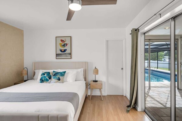 3 bedrooms, desk, iron/ironing board, travel crib