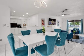 Dining - Stunning 4BR Oasis with Pool, 14 mins to Ocean (Hollywood)
