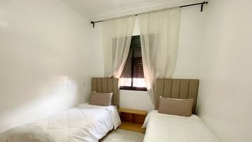 2 quartos, Wi-Fi de cortesia, roupa de cama