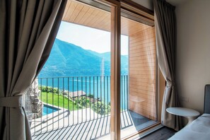 Villa, Lake View | Balcony