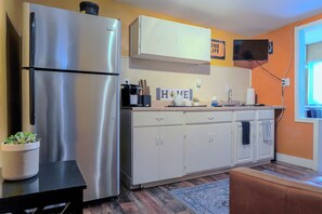 Microwave, oven, stovetop, coffee/tea maker