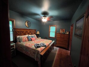 4 Schlafzimmer, Schreibtisch, WLAN, Bettwäsche