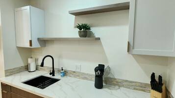 Refrigerador, microondas, parrilla de estufa y lavavajillas