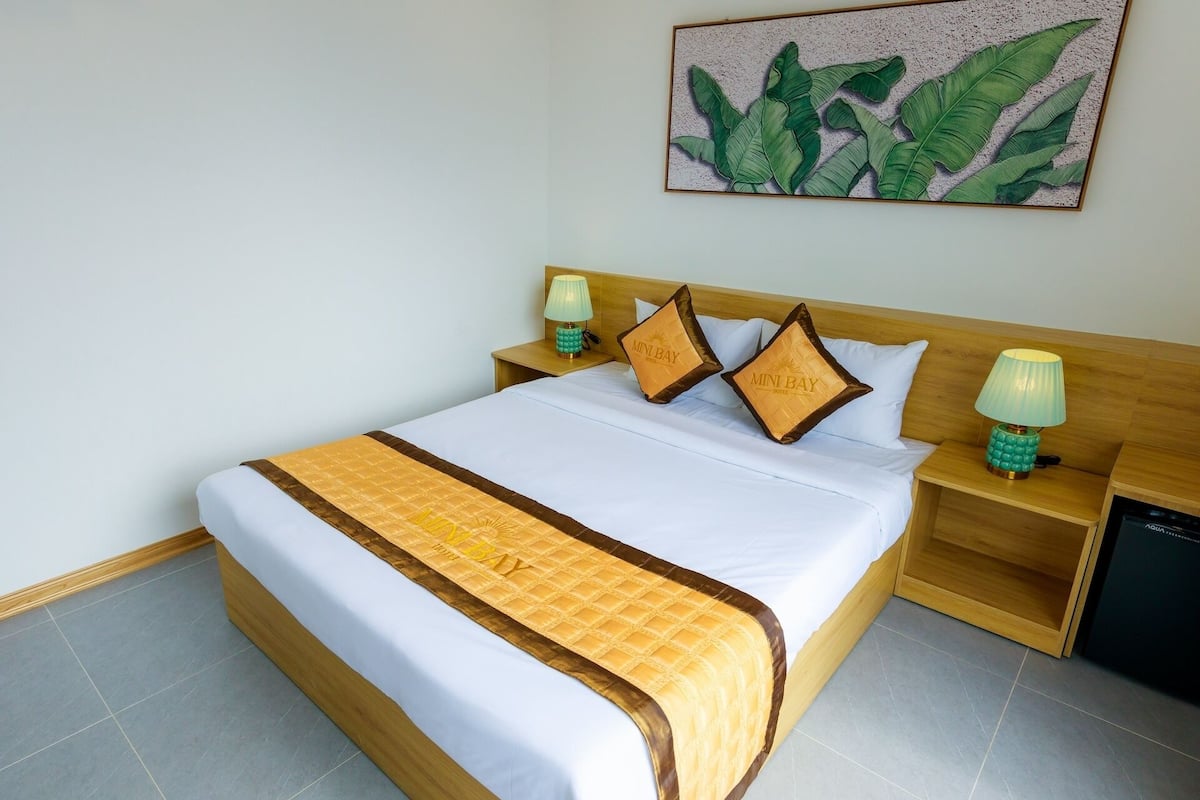 In-room safe, blackout curtains, soundproofing, free WiFi