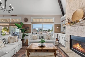 TV, peis, DVD-spiller og fotballspill