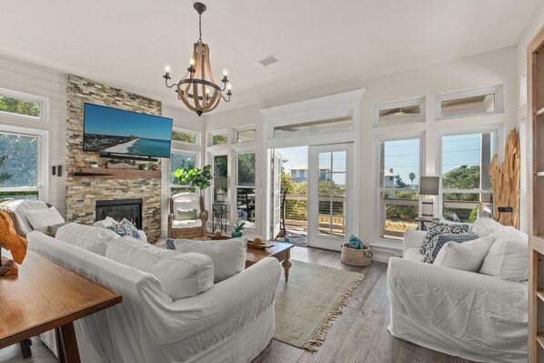 TV, fireplace, DVD player, stereo