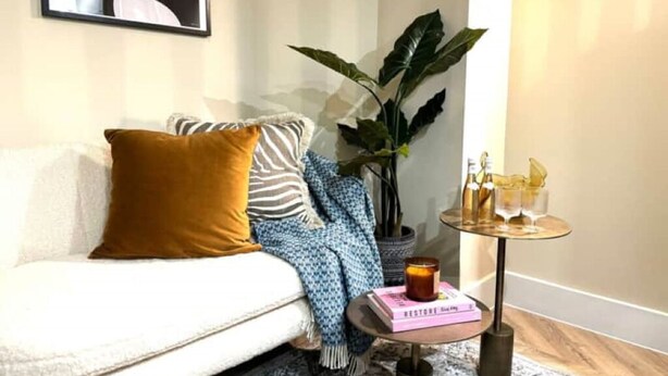 Living area - Loft apartment in Leeds city centre (Leeds)