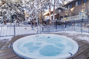Bañera de hidromasaje exterior