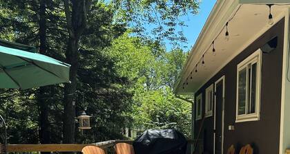 Cozy Pine Cabin in the heart of the Poconos.