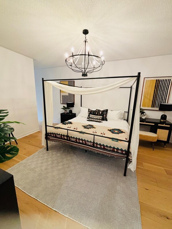 3 bedrooms, desk, iron/ironing board, travel cot