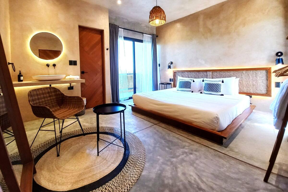 Standard Double Room, Balcony, Pool View | Iron/ironing board (on request), WiFi (free)