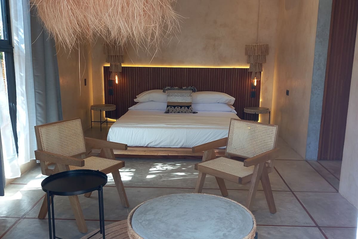 Studio Suite | 1 bedroom, iron/ironing board, free WiFi