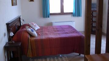 9 عدّة غرف نوم وواي فاي وملاءات أسرّة