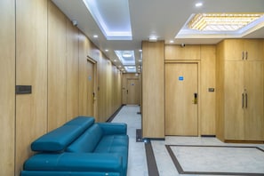 Interior - Hotel Robot (Tohka)
