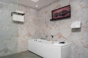 Suite, City View | Bathroom | Free toiletries, hair dryer, bathrobes, slippers - Hotel Robot (Tohka)