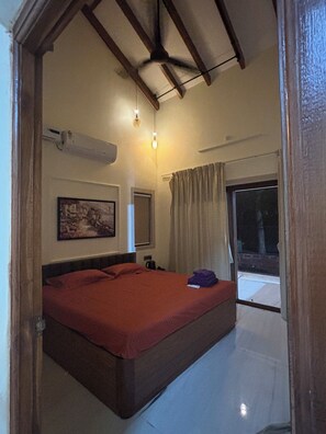 2 bedrooms, WiFi - Tranquil 2-bedroom villa in Kashid with AC, WiFi. Enjoy a peaceful getaway (Kashid)