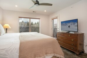 3 室のベッドルーム、WiFi (無料)、ベッドシーツ、車椅子でアクセスできる設備