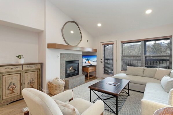 スマートテレビ、暖炉