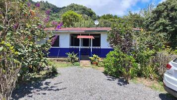 Family House | 1 bedroom, premium bedding, down comforters, pillowtop beds