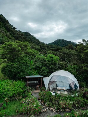 Front of property - Glampling Nubes de Monteverde (Monteverde)