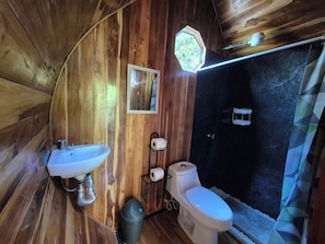 Deluxe huisje | Badkamer | Zeep, toiletpapier
