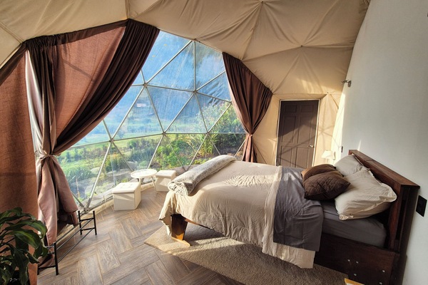 1 bedroom, premium bedding, down comforters, pillowtop beds