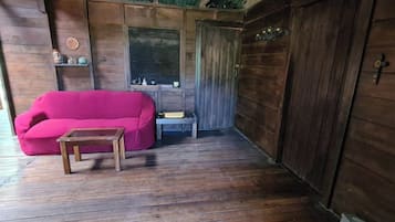 家庭單棟房屋 | 客廳