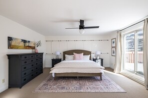 3 slaapkamers, reisbedje, gratis wifi, beddengoed