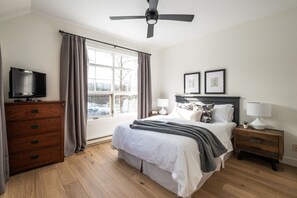 3 bedrooms, travel cot, free WiFi, bed sheets