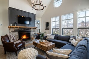 TV, fireplace, stereo - Tremblant Prestige - Les Eaux 233-3 (Mont-Tremblant)