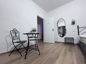 New Double room D2 | Iron/ironing board, free WiFi - Maison Vaticana (Rome)