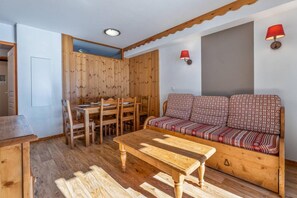 Dining - Resort center, 1st floor, fitness, swimming pool, sauna, balcony, tv, ski locker, 40m², Les Orres (Les Orres)