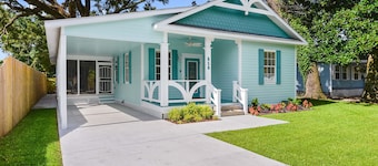 Welcome to the Sands and Slots Retreat. Walk to the beach and Casinos! 