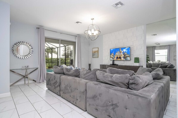 House | 6 bilik tidur