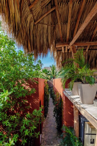 LAS DUNAS BEACH HOUSE